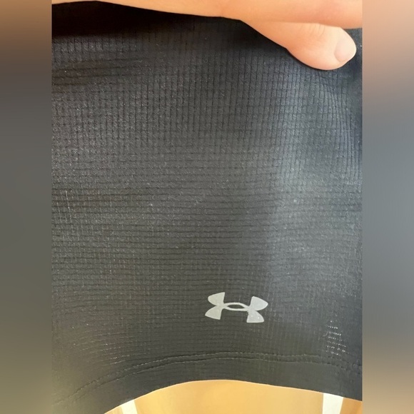Under Armour Run Vented Women’s shirt black XL - Picture 2 of 15